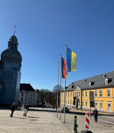 Flagge Ukraine Kirche
