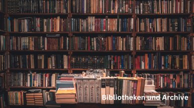 Historisches Bücherregal